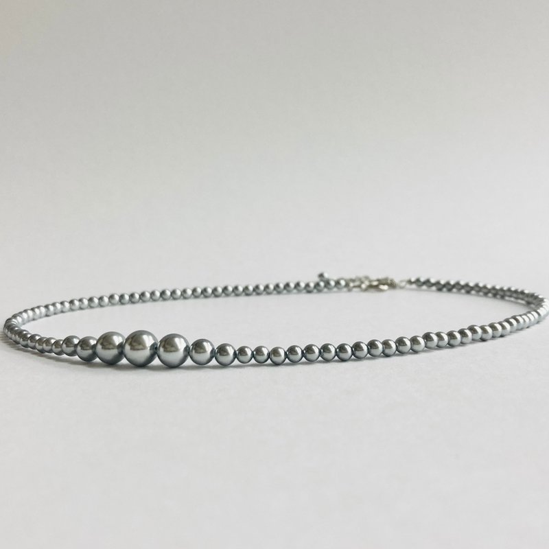 贝壳宝宝珍珠迷你渐层短项链 / 约 3x7mm，全长约 38cm+5cm / 灰色 / R - 项链 - 贝壳 灰色