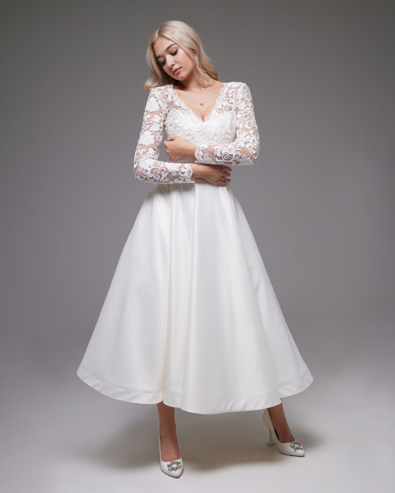 蕾丝缎面婚纱，缎面婚纱，紧身胸衣A字蕾丝婚纱 - 晚装/礼服 - 其他材质 白色