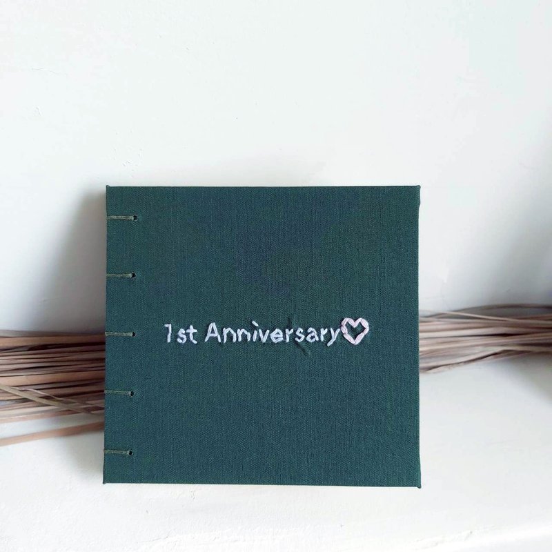 生日小书卡 万用卡 纪念日 手工书 birthday card 订制 - 卡片/明信片 - 纸 多色
