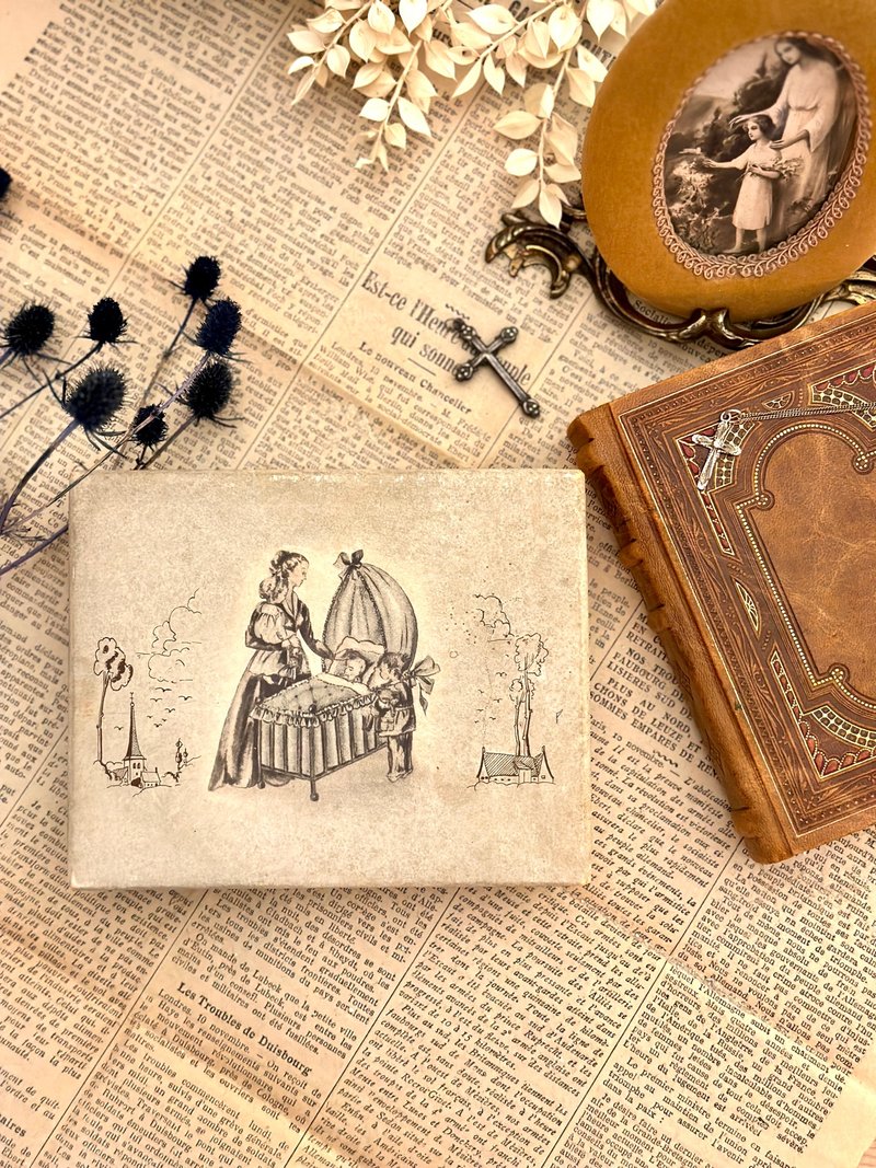 30667 罕见法国古董新生儿巧克力饼干洗礼盒 - 收纳用品 - 纸 