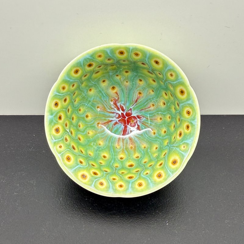 孔雀开屏迷你葵花杯 60ml 邱毓宁 莺歌烧 A9-16 - 茶具/茶杯 - 瓷 多色