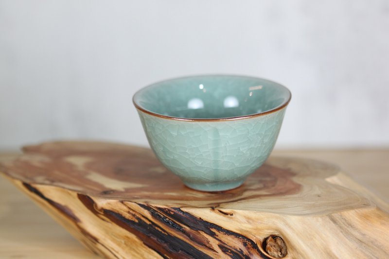 【沐春生活】80ml 哥窑 冰裂纹 葵口茶杯 莺歌叶敏祥作品 - 茶具/茶杯 - 瓷 