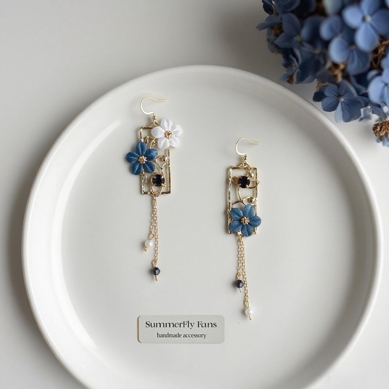 法式浪漫雕花方形水钻锆石布墨蓝色白色花朵垂坠耳环 - 耳环/耳夹 - 贵金属 蓝色