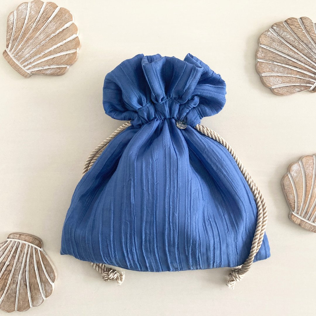 Airy Stripe Jacquard Drawstring Pouch Deep Blue - 化妆包/杂物包 - 其他人造纤维 蓝色