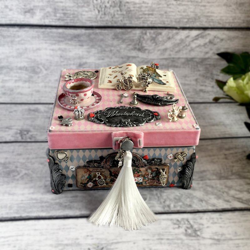 爱丽丝卡,爱丽丝梦游仙境,爱丽丝盒子,小白兔,戒指座,疯帽子盒子 - 收纳用品 - 木头 紫色