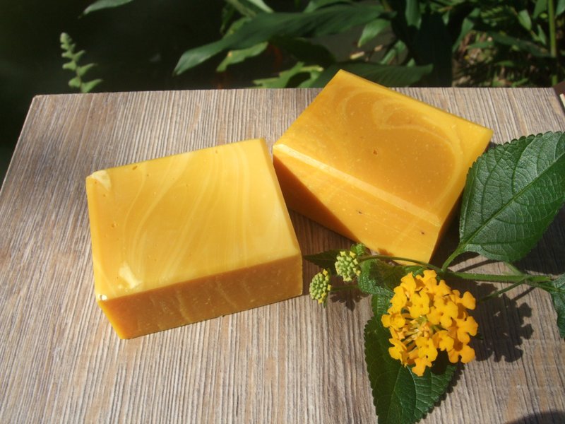 夏菊橄榄皂 - 一年以上老皂 - 沐浴用品 - 植物．花 黄色