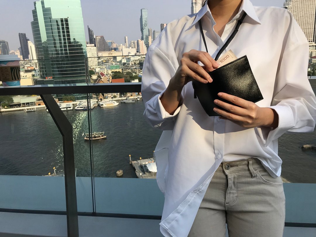 短夾包 真皮皮夾 Minimal wallet with strap Black&Silver - 皮夹/钱包 - 真皮 黑色