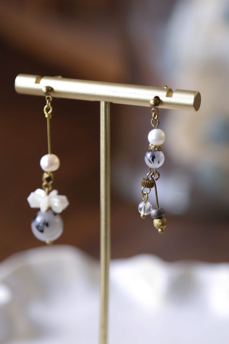 浮花 - 天然矿石 水晶 不对称耳环 耳针 耳夹 (四色 ) - 耳环/耳夹 - 水晶 多色