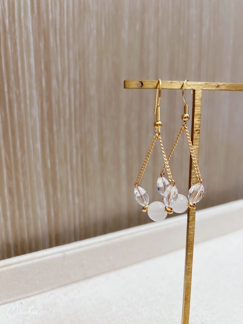 冒牌老板娘 Kingboss牵动白玉髓水晶耳环2022023 - 耳环/耳夹 - 半宝石 白色