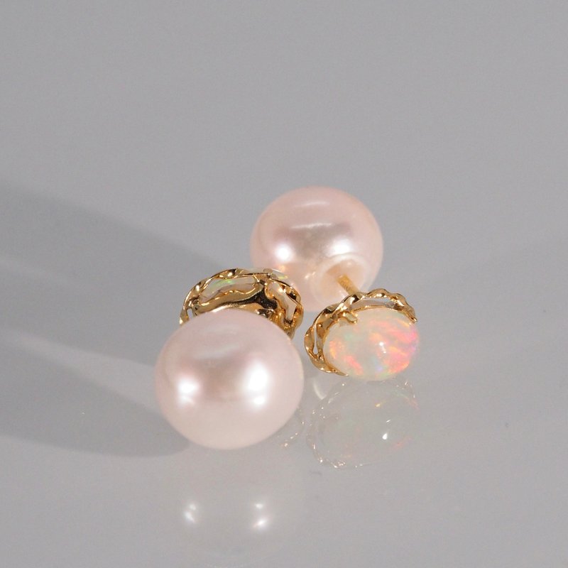 18K金蛋白石和 Akoya 珍珠耳环18K Gold The Opal and Akoya Pear - 耳环/耳夹 - 贵金属 