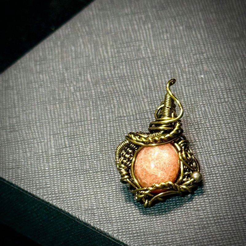 【墟火】 金属编织 太阳石项链 - 项链 - 水晶 橘色