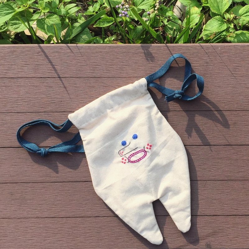 Sucdulone / 手工刺绣 小物包 随身包 牙仔袋 (中) - 化妆包/杂物包 - 棉．麻 卡其色