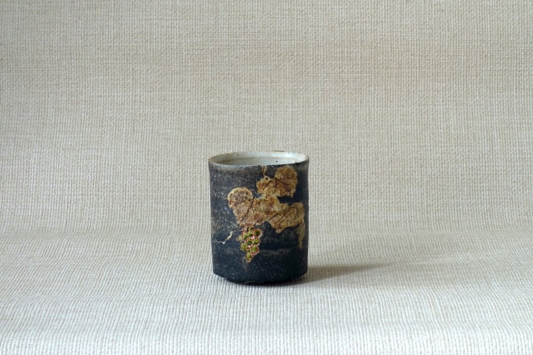 方形葡萄纹茶杯 - 茶具/茶杯 - 陶 黑色