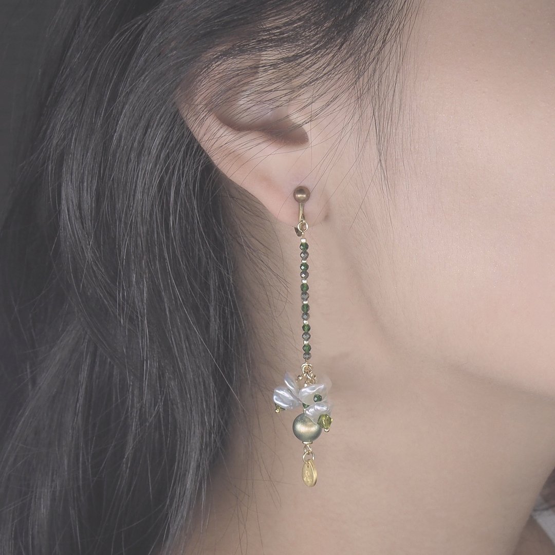 绿色野莓 Green Berry Shimmy Earring - 耳环/耳夹 - 珍珠 绿色