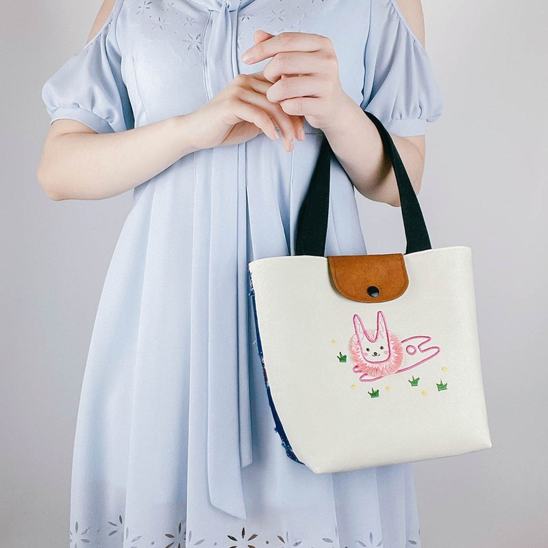 【兔兔】立体刺绣/帆布波奇包 - 手提包/手提袋 - 棉．麻 黑色