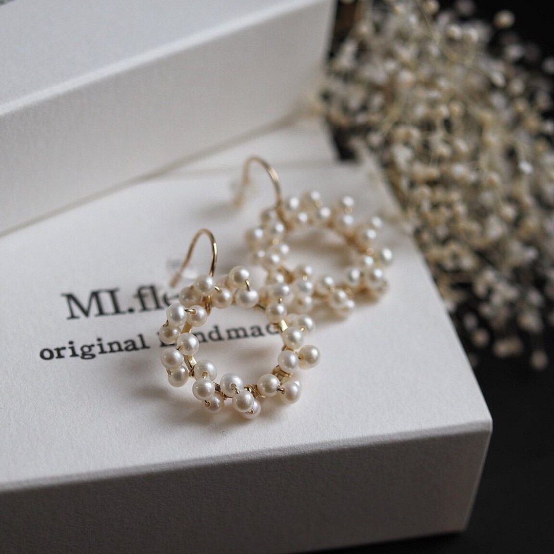 14kgf freshwater pearl wreath earrings - 耳环/耳夹 - 珍珠 白色