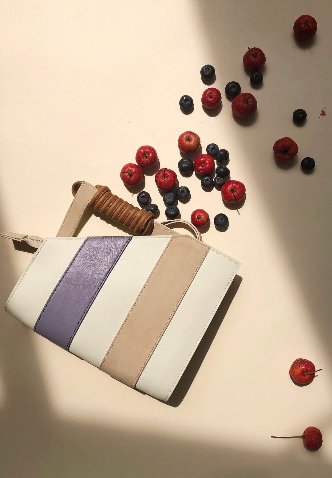 QULU设计师品牌 原创设计 浅粉色绑带单肩斜挎手拿气质牛皮女包 - 手提包/手提袋 - 真皮 粉红色