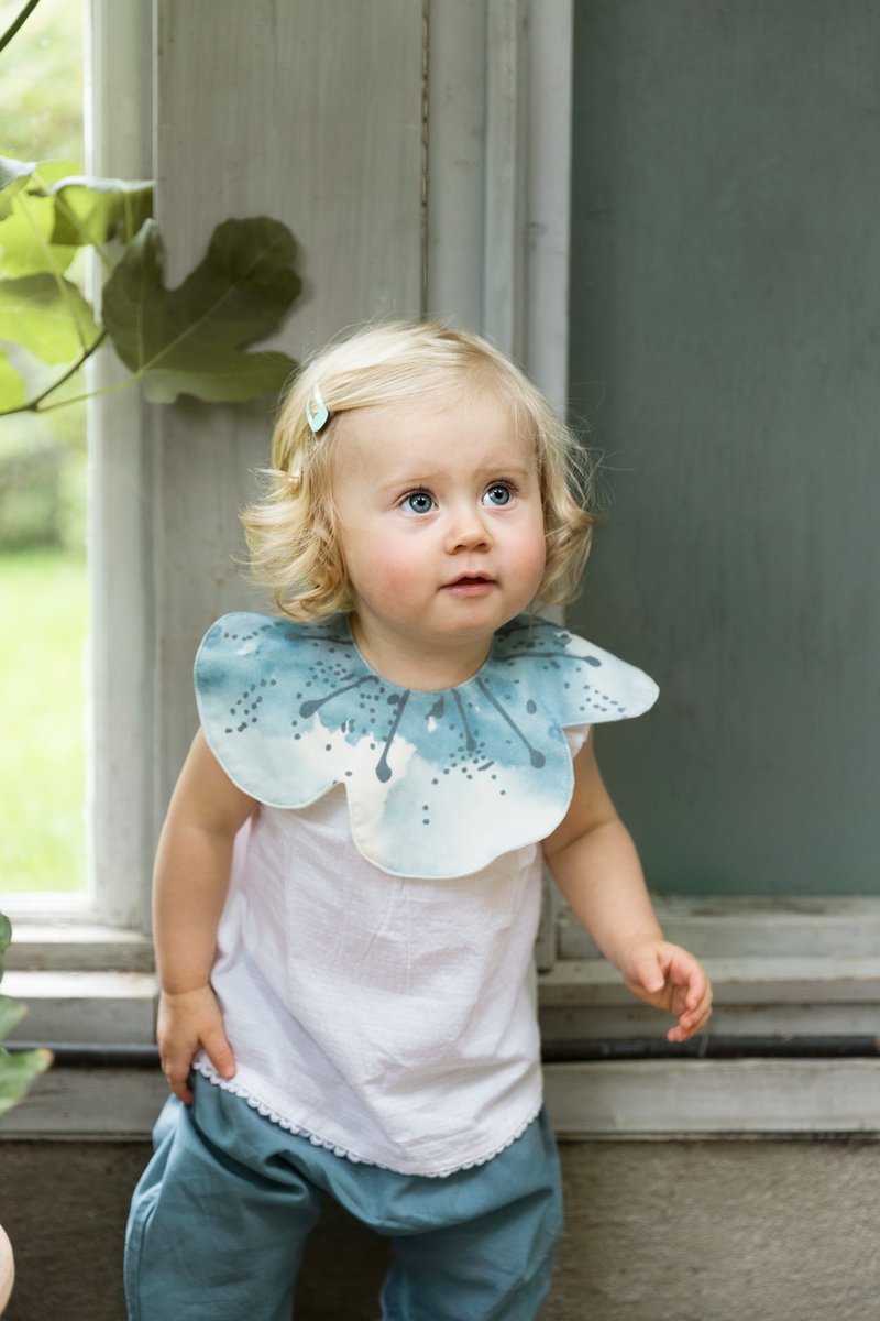 有机棉口水巾围兜 - Embedding Bloom 花仙子 - 围嘴/口水巾 - 棉．麻 白色