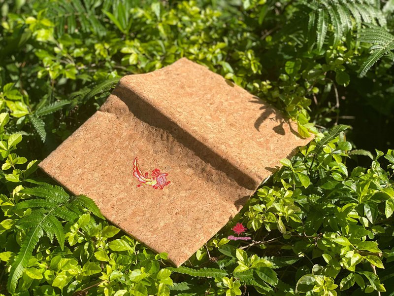 【旅行首选】六角恐龙Hobby刺绣软木塞书套 - 书衣/书套 - 软木/水松木 