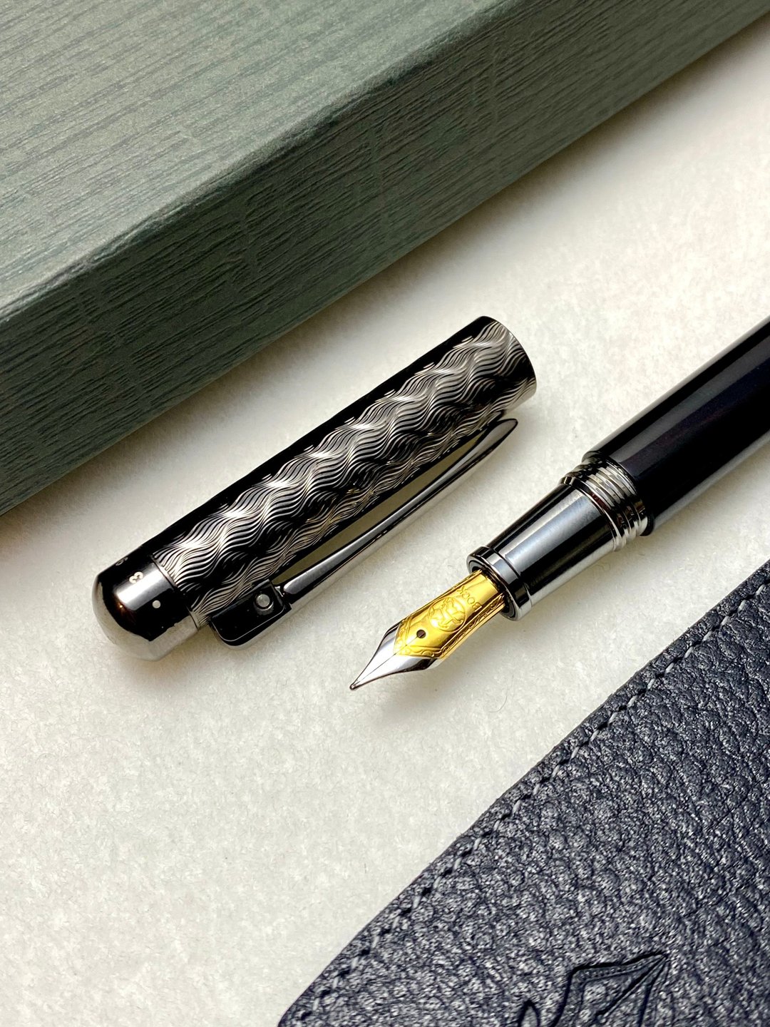 3952老山羊-鹅銮鼻 黑檀木 高清高亮版 双色刀尖(小镶黄刀)钢笔 - 钢笔 - 其他材质 