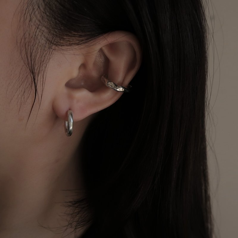 925纯银 经典款 雾面 亮面 实心 圈圈 易扣 耳环 耳夹 (2个尺寸) - 耳环/耳夹 - 纯银 灰色