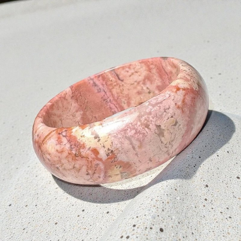 蔷薇辉石 手镯 全粉玉化 老矿原矿 内径 59mm 玫瑰石 手环 桃花玉 - 手链/手环 - 玉石 粉红色
