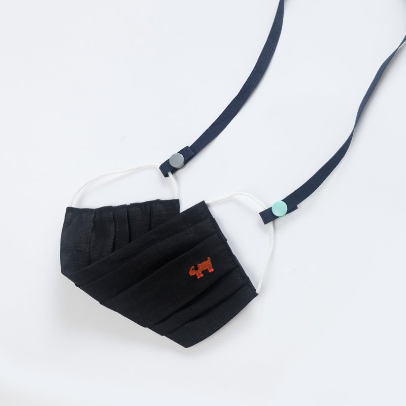 Black Linen Mask with Strap - Hand Embroidered Dachshund Dog - 口罩 - 棉．麻 黑色