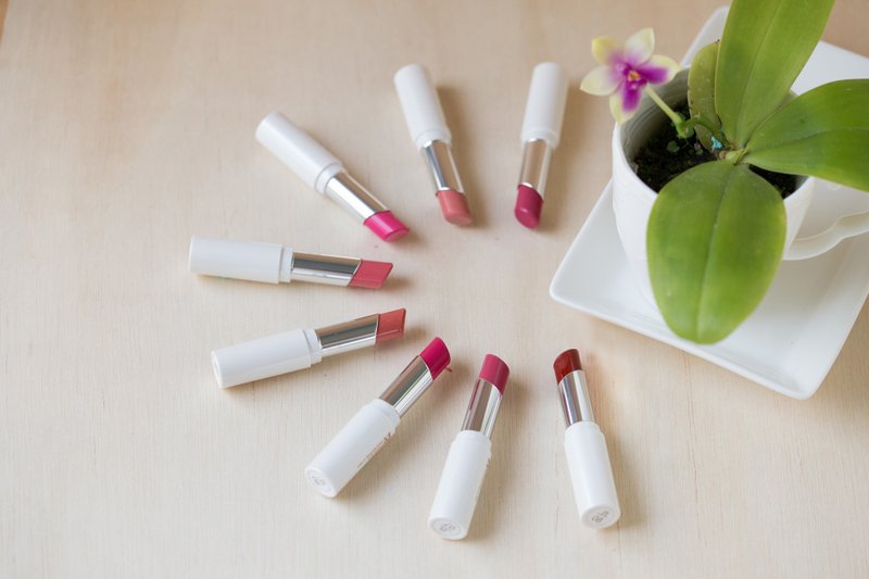 【即期良品】漾彩滟泽唇膏│奶油触感 高效保湿 双唇水润Q弹 - 唇彩/颊彩 - 其他材质 红色