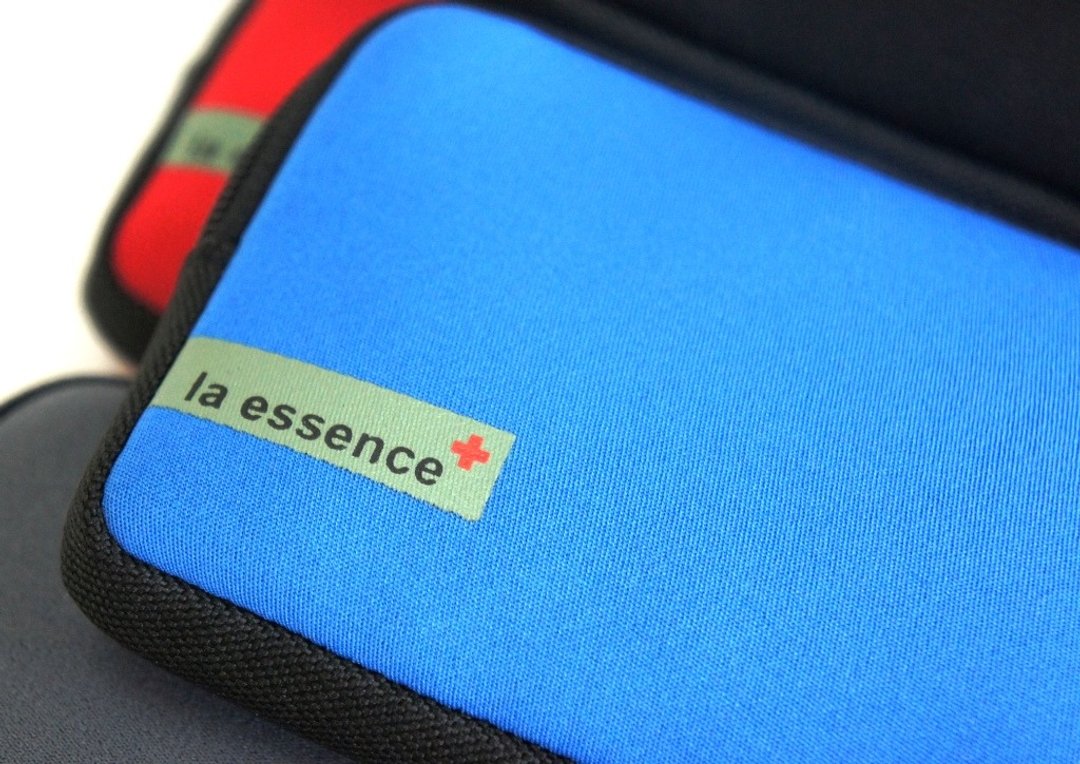 la essence 台湾精品 LE-305 iPhone SE 5 寸手机包 潜水衣布 防震 - 手机壳/手机套 - 防水材质 