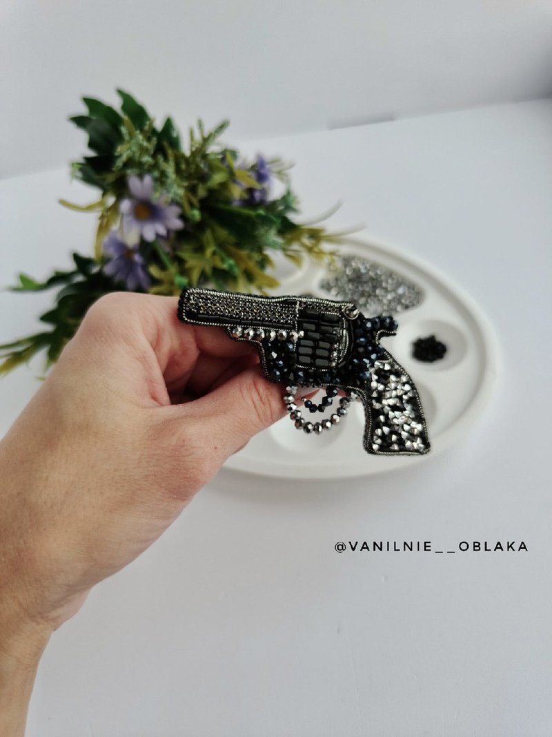 胸针手枪左轮手枪串珠胸针手枪 - 胸针 - 水晶 黑色