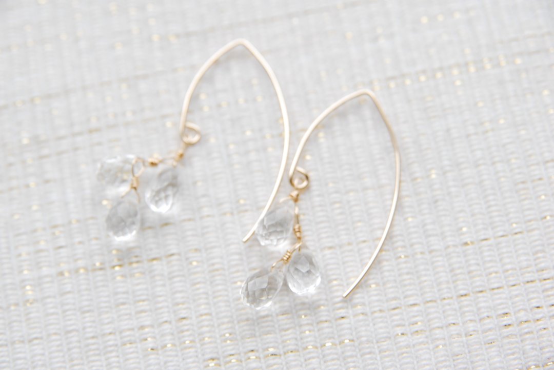 Large marquise hook earrings with 3 drop-cut crystals (14kgf) - 耳环/耳夹 - 宝石 金色