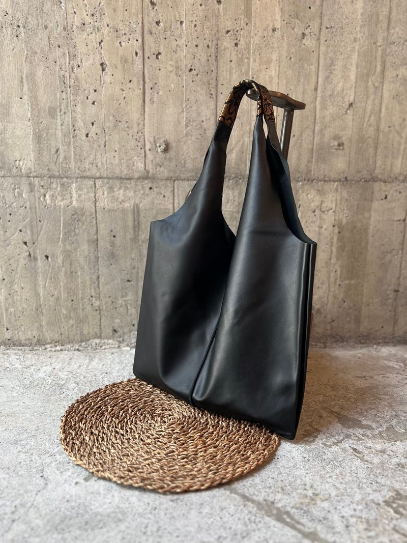 五斤手提袋 黑金花朵 意大利精品牛皮 手提包 肩背包 购物袋 - 侧背包/斜挎包 - 真皮 黑色