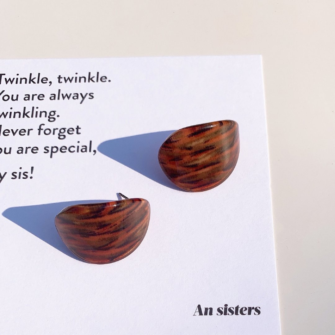【出清Sale】琥珀布纹水滴压克力耳环 Redish Brown earrings - 耳环/耳夹 - 压克力 咖啡色