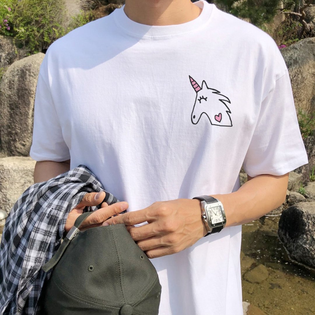 左胸 独角兽 短袖T恤 白色 手绘文青礼物生活毕业季生日可爱插画 - 男装上衣/T 恤 - 棉．麻 白色