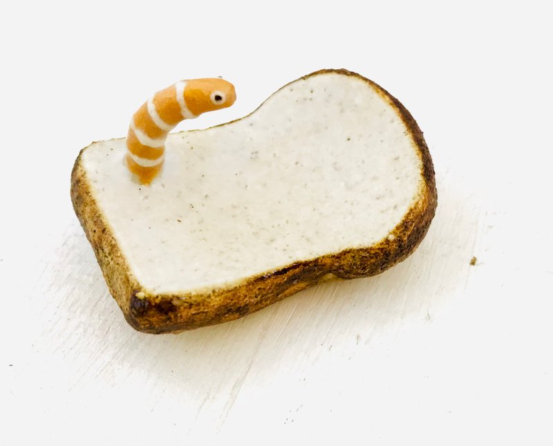 Chopstick Rest in the shape of bread!(with 哈氏異康吉鰻) - 筷子/筷架 - 陶 白色