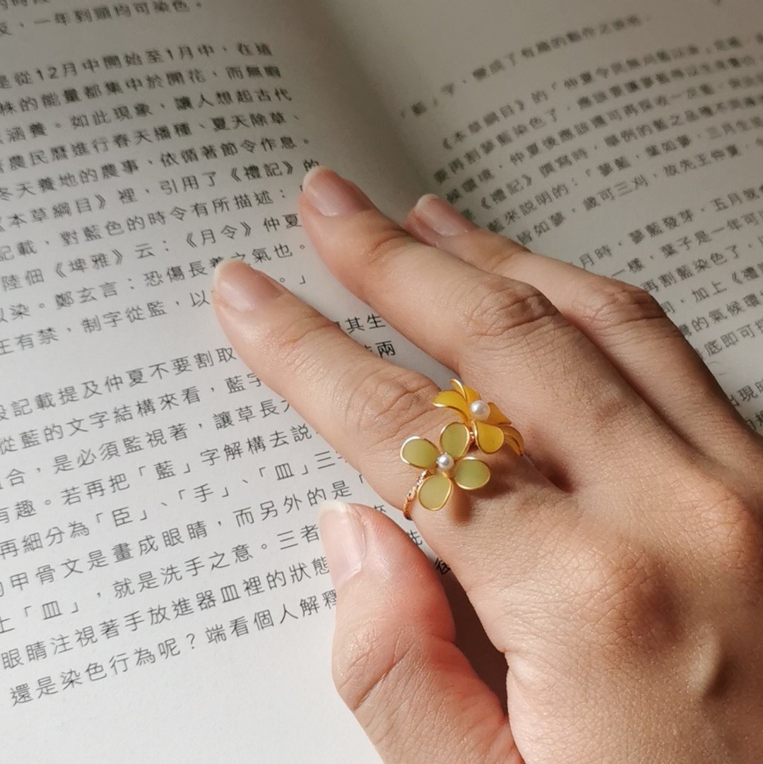 【Veverka】双花戒指-戒指 生日礼物 花戒指 树脂花 雾面滴胶 - 戒指 - 树脂 黄色