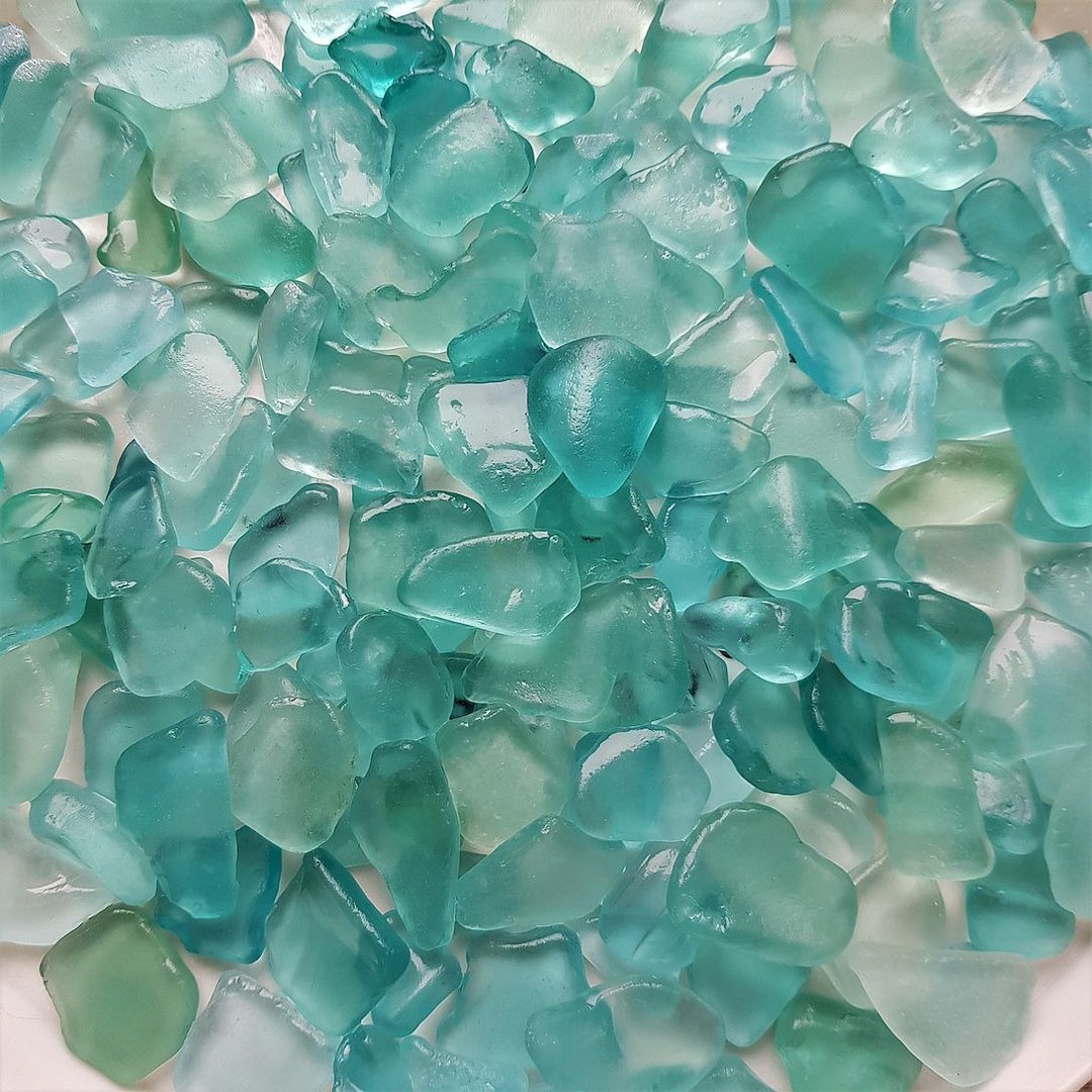 海泡沫和浅蓝色的海玻璃。真正的海玻璃。400克。 - 其他 - 玻璃 多色