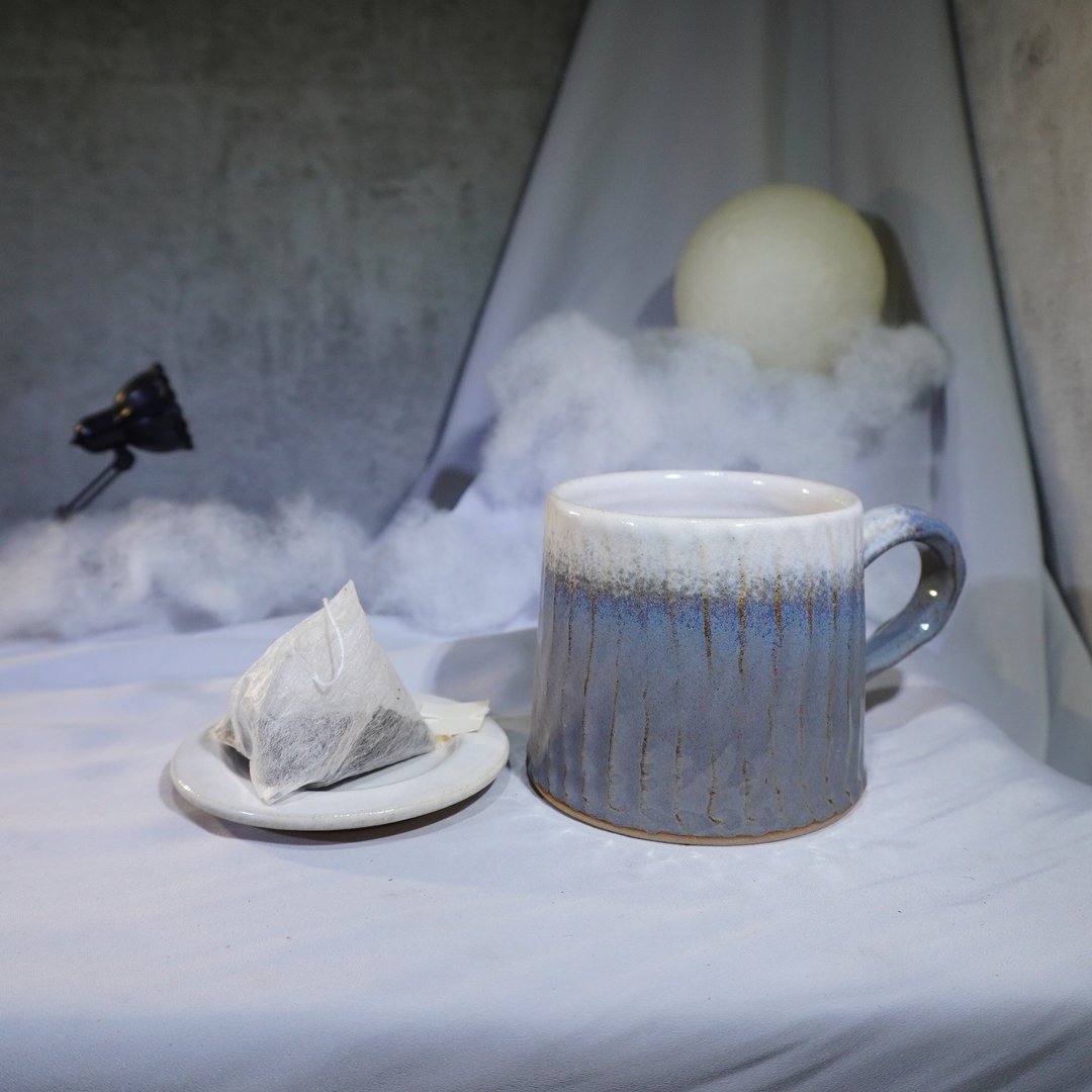 蕴灰白跳刀山形杯-约330ml,茶杯,马克杯,水杯,咖啡杯 - 咖啡杯/马克杯 - 陶 多色