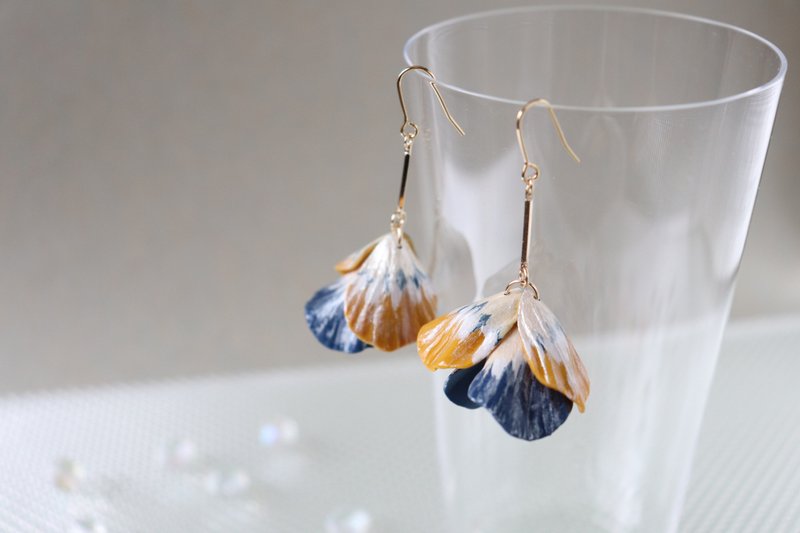 Colored petals - 耳环/耳夹 - 粘土 黄色