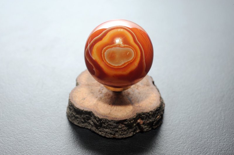 缠丝玛瑙(Sardonyx) 矿石/水晶/灵修/开运/招财/避邪/血液循环 - 摆饰 - 水晶 