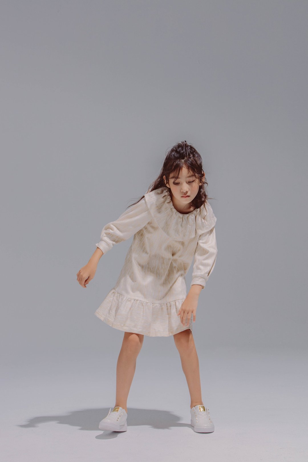 Smock Dress with Frill Neck Detail / 2020 - 童装礼服/连衣裙 - 其他材质 