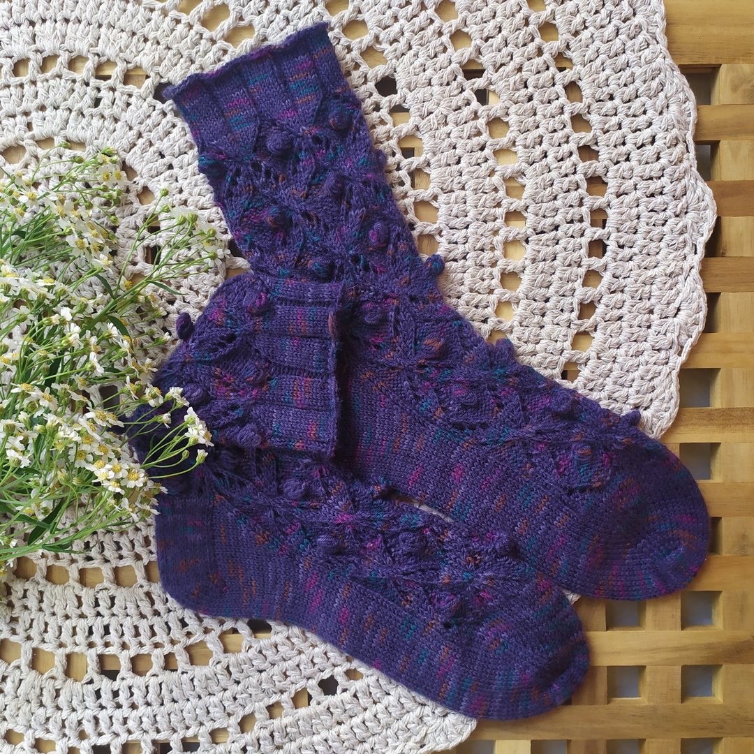 Bright warm beautiful handmade socks/ Warm knitted accessory - 袜子 - 羊毛 紫色