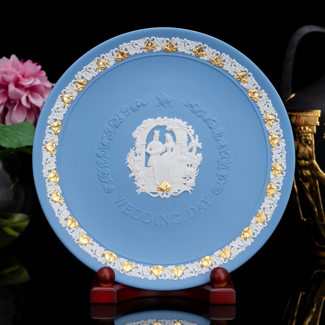 英国制 Wedgwood 嵌金结婚纪念盘 婚礼祝福浮雕艺术装饰挂盘 - 摆饰 - 瓷 