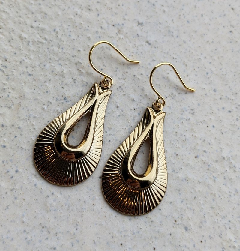 镀金黄铜刻纹垂坠耳环 - 耳环/耳夹 - 铜/黄铜 