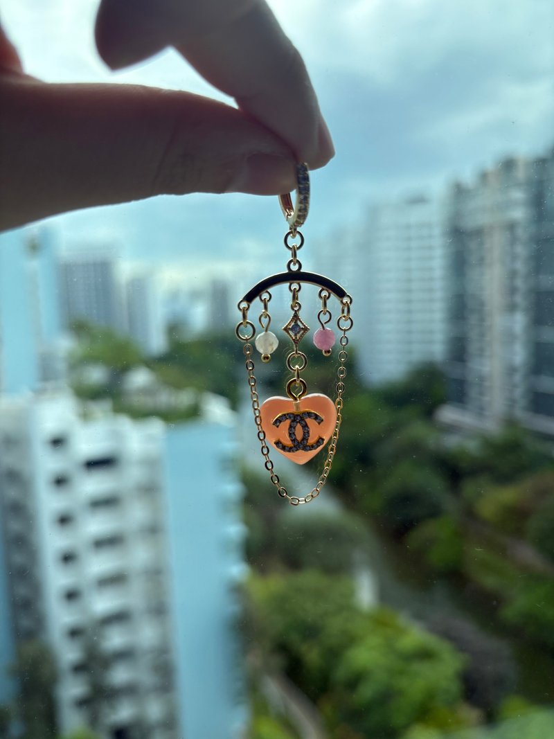 独一无二 - Chanel 香奈儿中古钮扣手制而成的14K镀金耳环 - 单边 - 耳环/耳夹 - 其他金属 粉红色