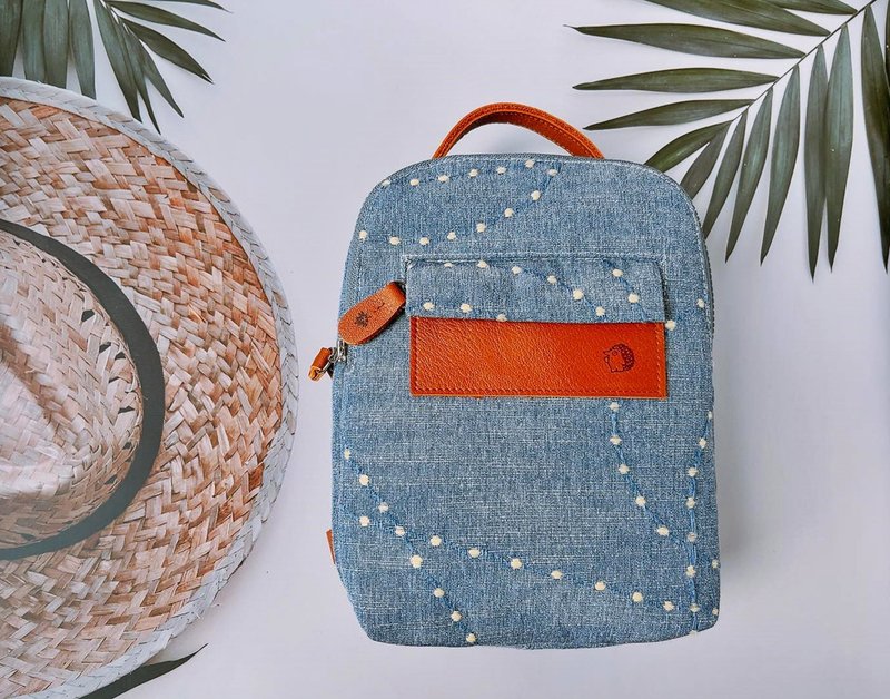 双面三用包/看枫叶的小刺猬/手提/斜背/胸包/欧洲进口刺绣布 - 侧背包/斜挎包 - 棉．麻 