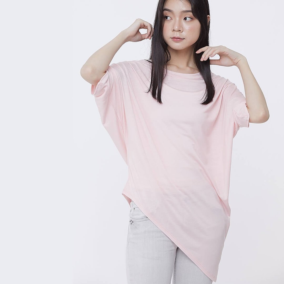 Nancy落肩不對稱上衣/粉紅 - 女装上衣 - 其他人造纤维 粉红色