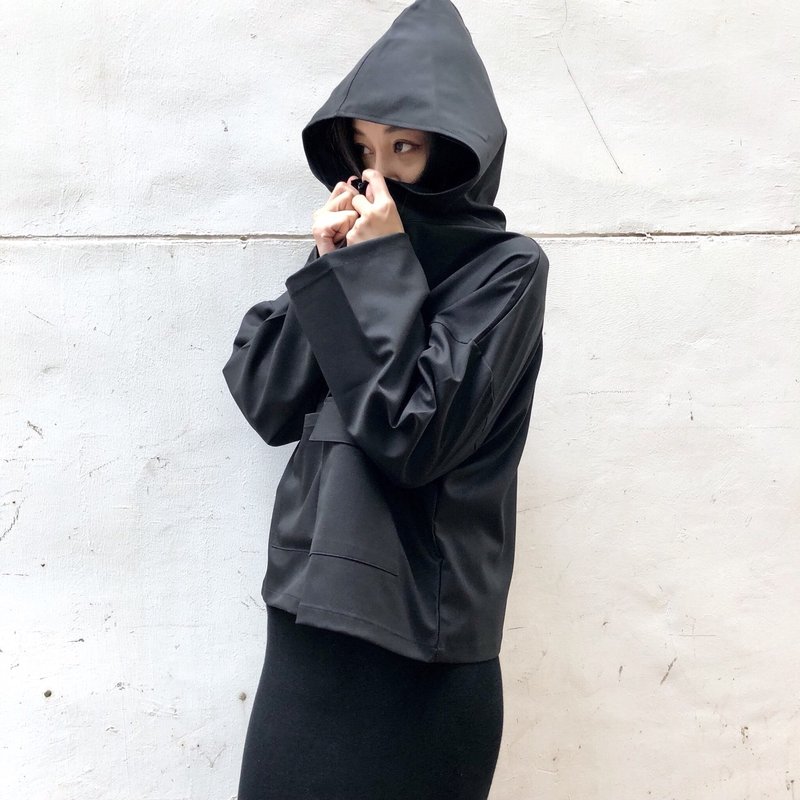 ISFN 18/19 连帽外套 斗篷外套 宽袖 喇叭袖 - 女装休闲/机能外套 - 聚酯纤维 黑色