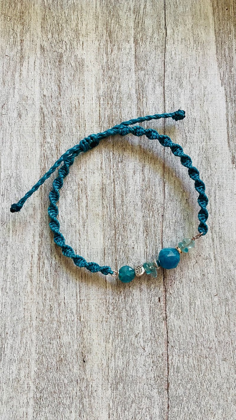 蓝磷灰石 纯银蜡线编织手链 不规则天然石 - 手链/手环 - 半宝石 蓝色