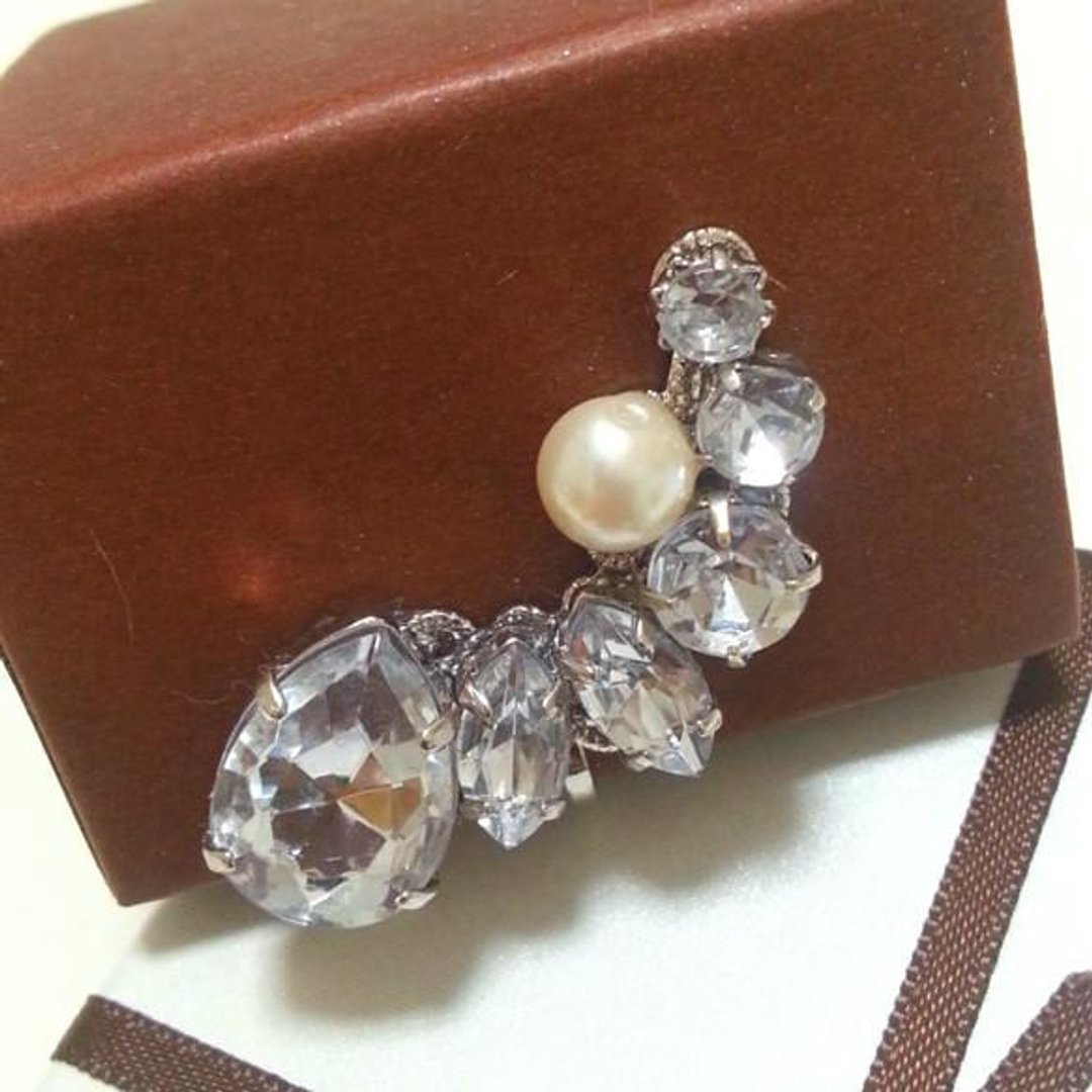 Crystal bijou x pearl ear cuff silver - 耳环/耳夹 - 其他金属 白色